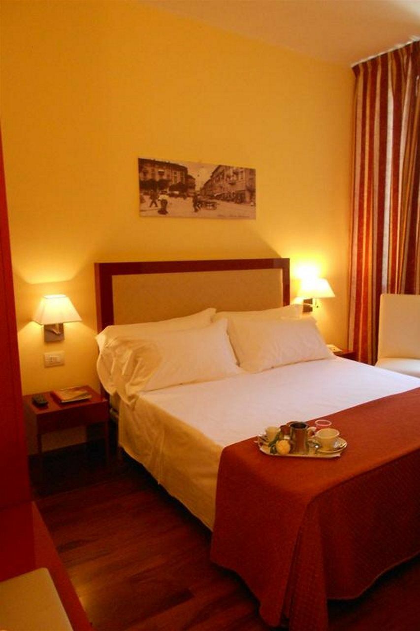 Hotel Minerva Milan Bagian luar foto